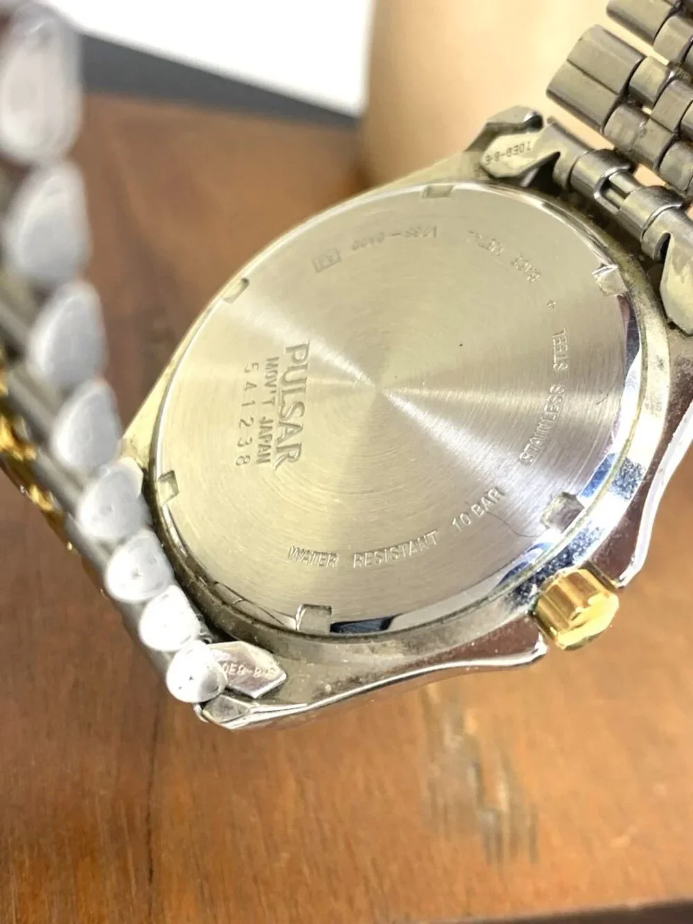 Pulsar Men's Watch V733-0A00 Vintage Quartz White Dial Day Date Two Tone Steel